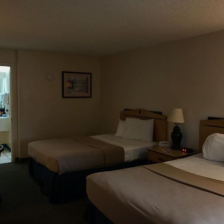 Quality Inn Tampa Lake Magdalene المظهر الخارجي الصورة