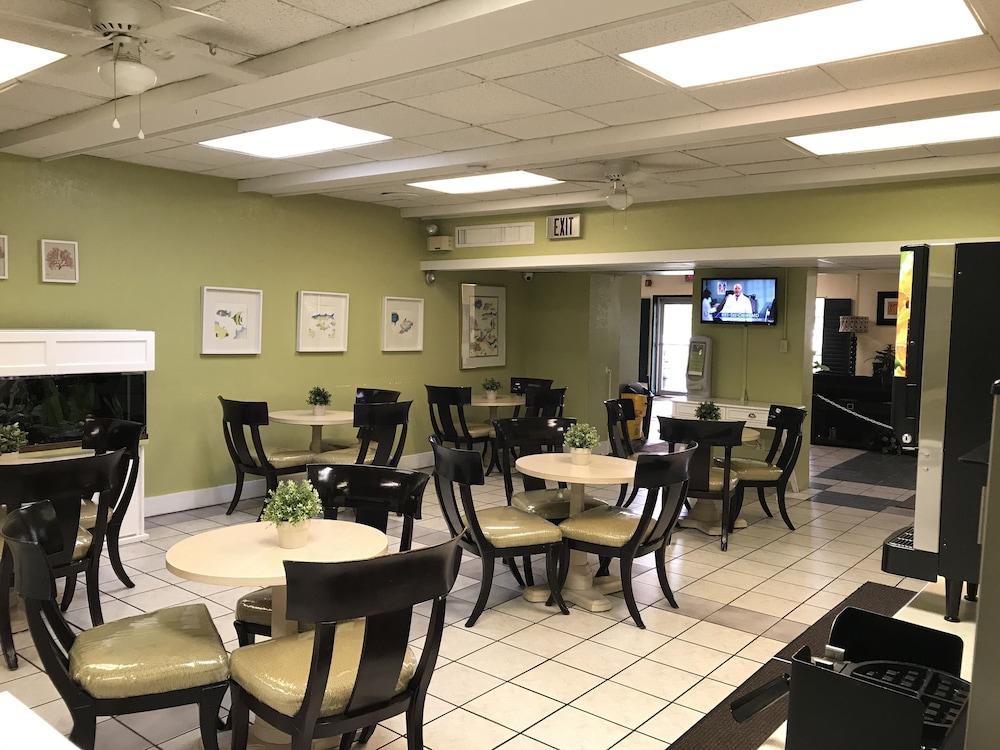 Quality Inn Tampa Lake Magdalene المظهر الخارجي الصورة