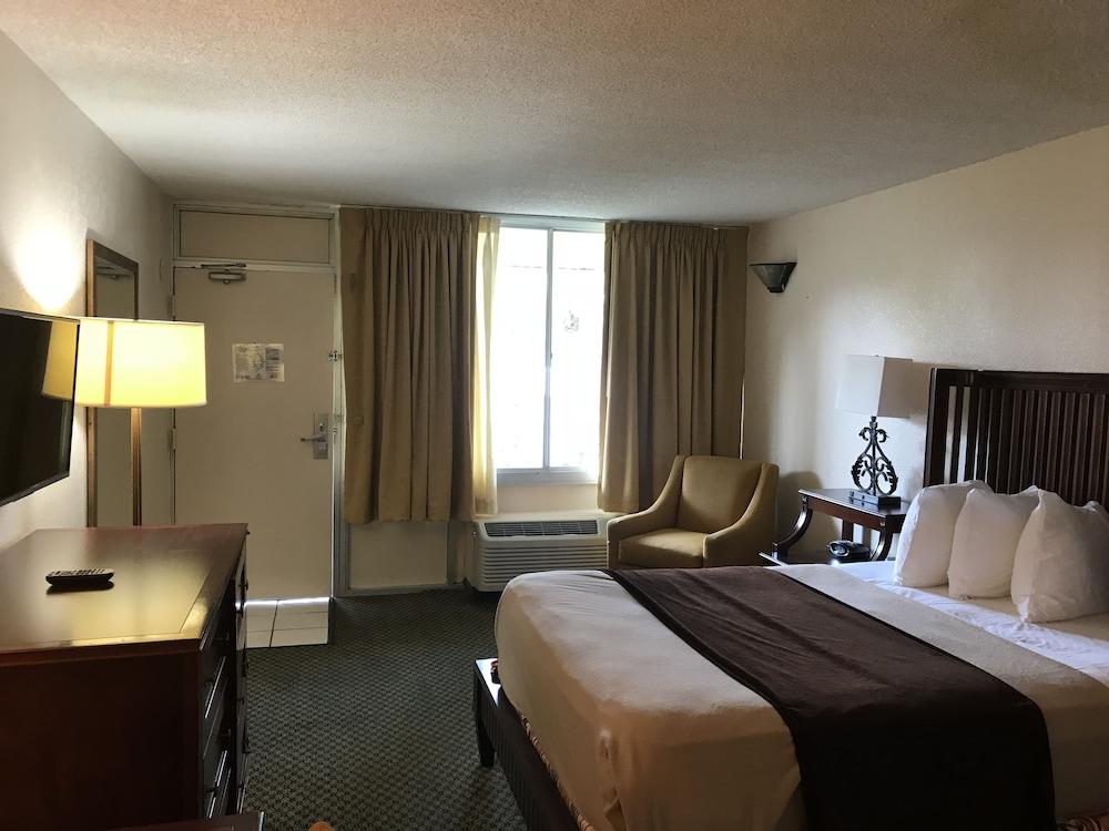 Quality Inn Tampa Lake Magdalene المظهر الخارجي الصورة