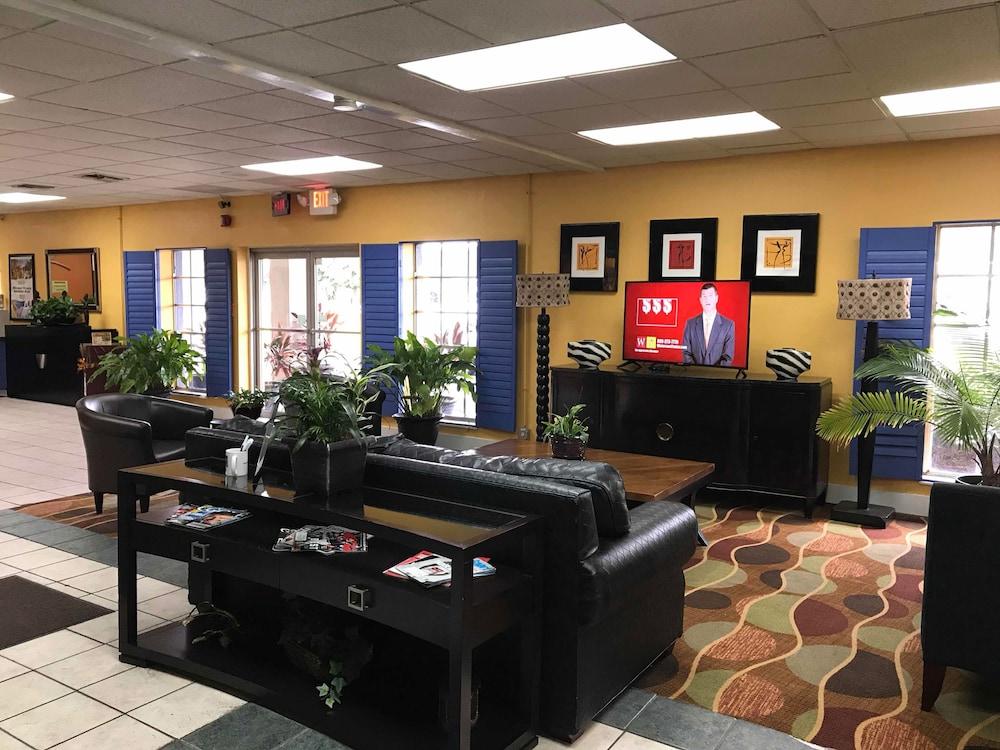 Quality Inn Tampa Lake Magdalene المظهر الخارجي الصورة