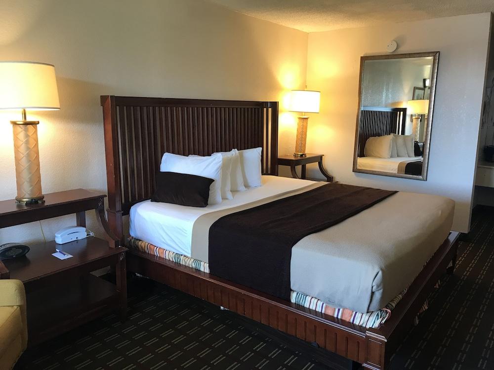 Quality Inn Tampa Lake Magdalene المظهر الخارجي الصورة