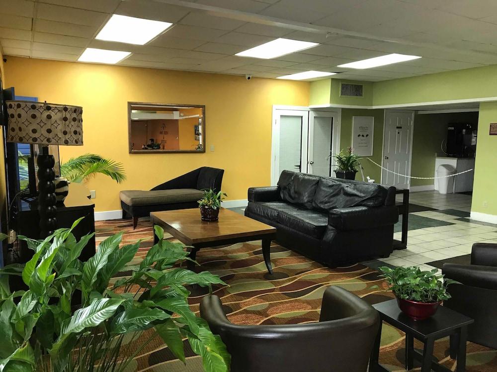 Quality Inn Tampa Lake Magdalene المظهر الخارجي الصورة