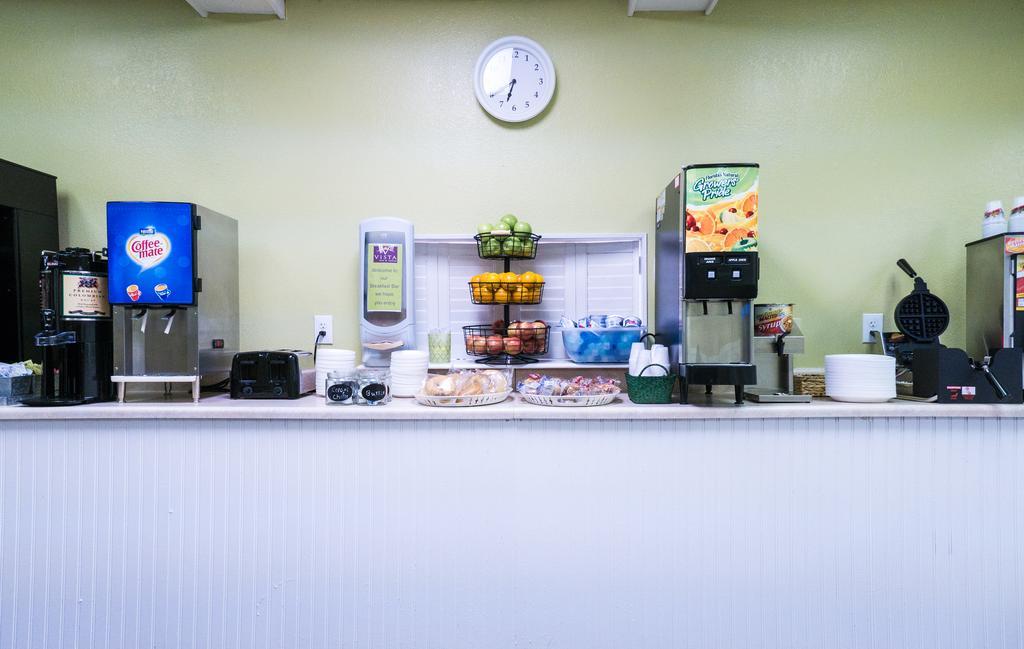 Quality Inn Tampa Lake Magdalene المظهر الخارجي الصورة