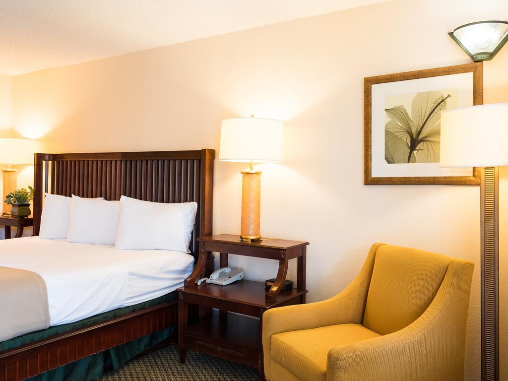 Quality Inn Tampa Lake Magdalene المظهر الخارجي الصورة