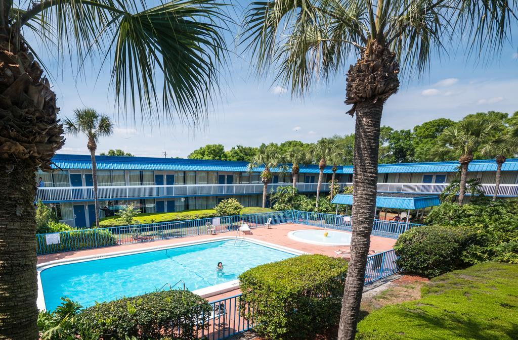 Quality Inn Tampa Lake Magdalene المظهر الخارجي الصورة