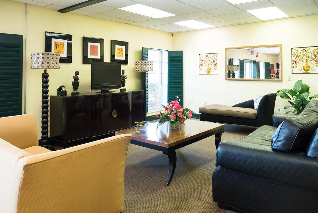 Quality Inn Tampa Lake Magdalene المظهر الخارجي الصورة