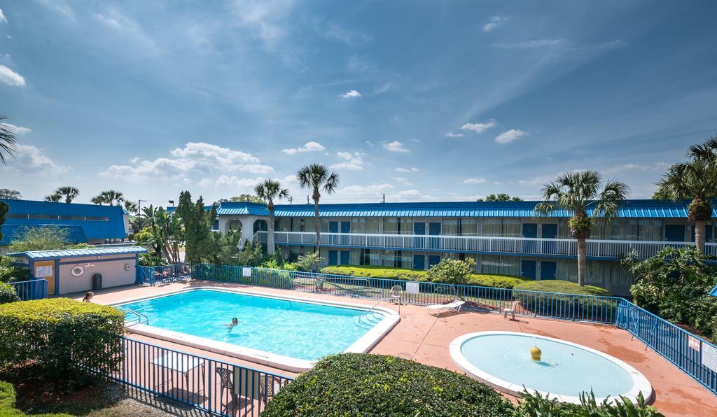 Quality Inn Tampa Lake Magdalene المظهر الخارجي الصورة