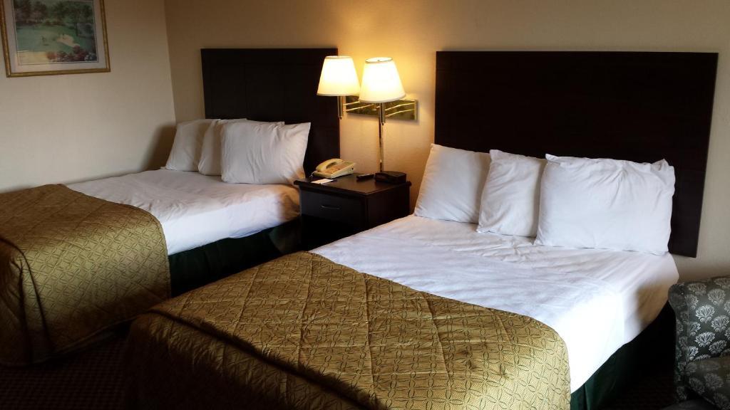 Quality Inn Tampa Lake Magdalene الغرفة الصورة