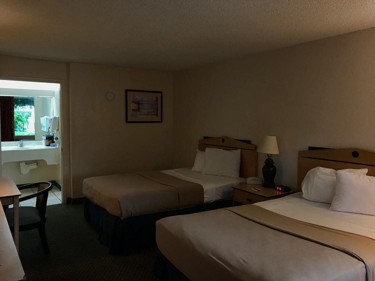 Quality Inn Tampa Lake Magdalene المظهر الخارجي الصورة